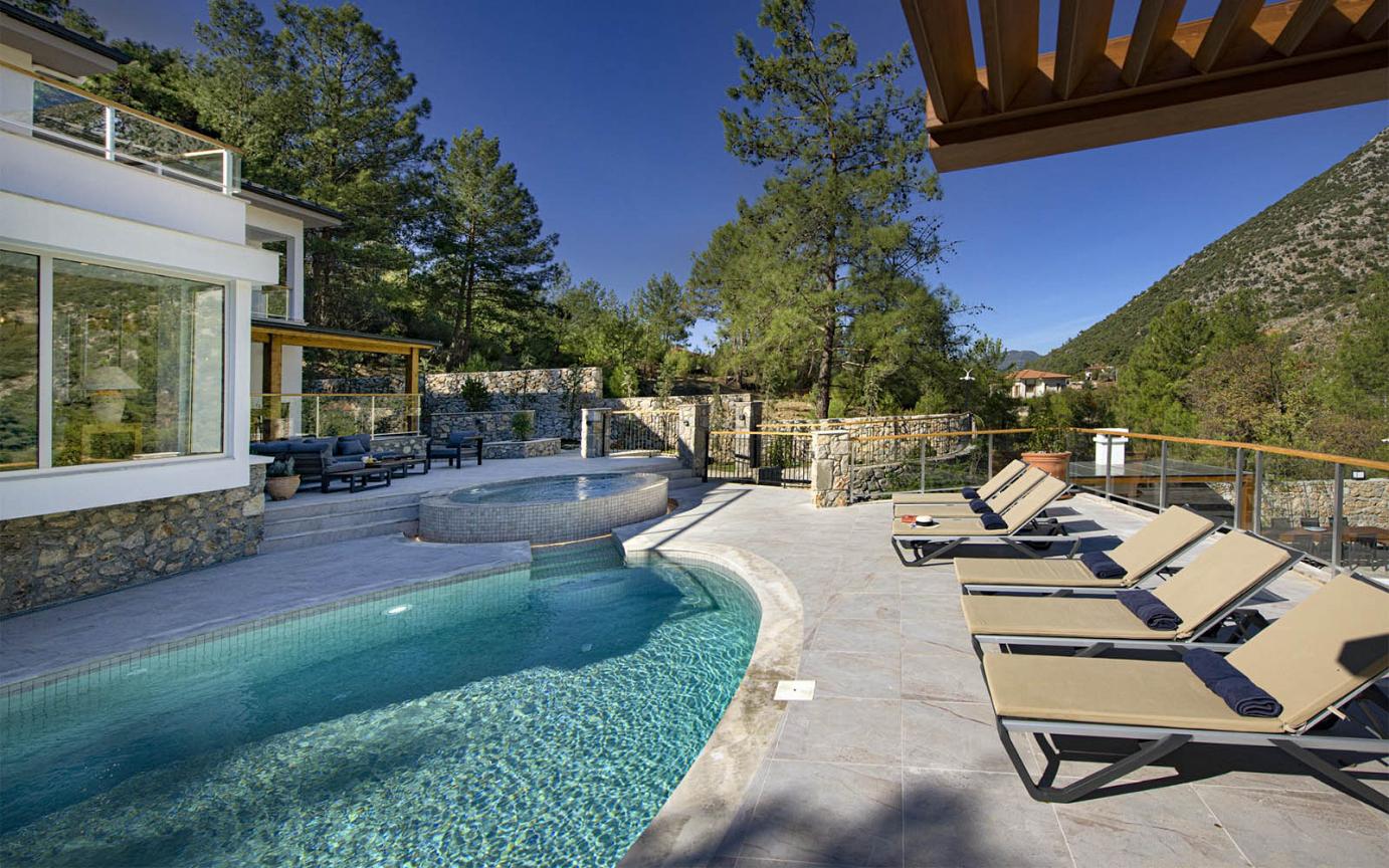 Fethiye holiday villa for 14 with private pool